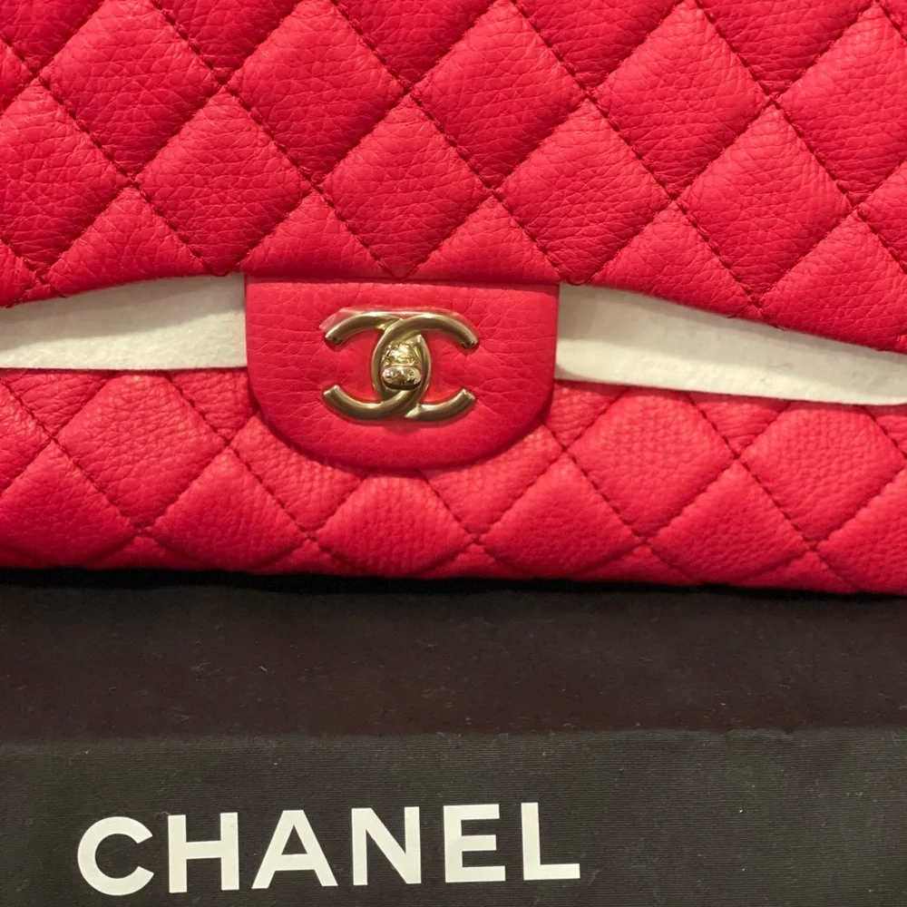 ✨💖Gorgeous Chanel XXL small travel flap bag💖✨ - Picture 8 of 11